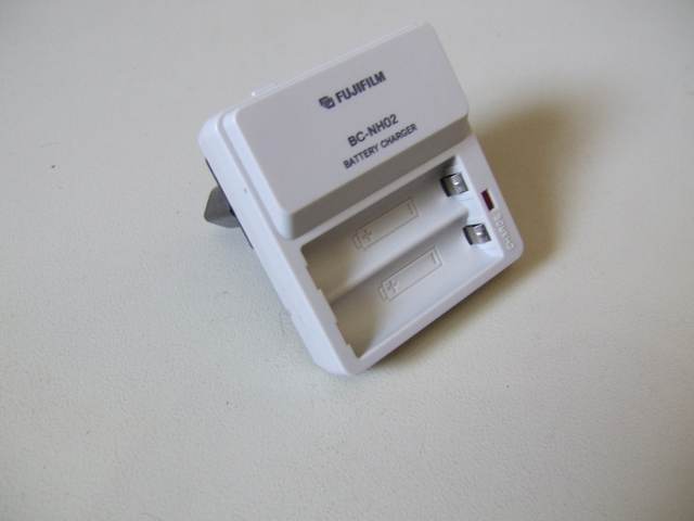 Зарядное устройство для NiMH AA аккумуляторов