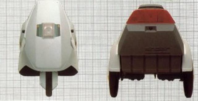 Sinclair C5 - front and rear views