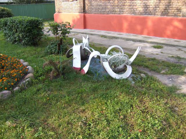 Лебедь из покрышки